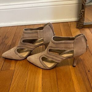 Bella Vita Tan Cutout Heels